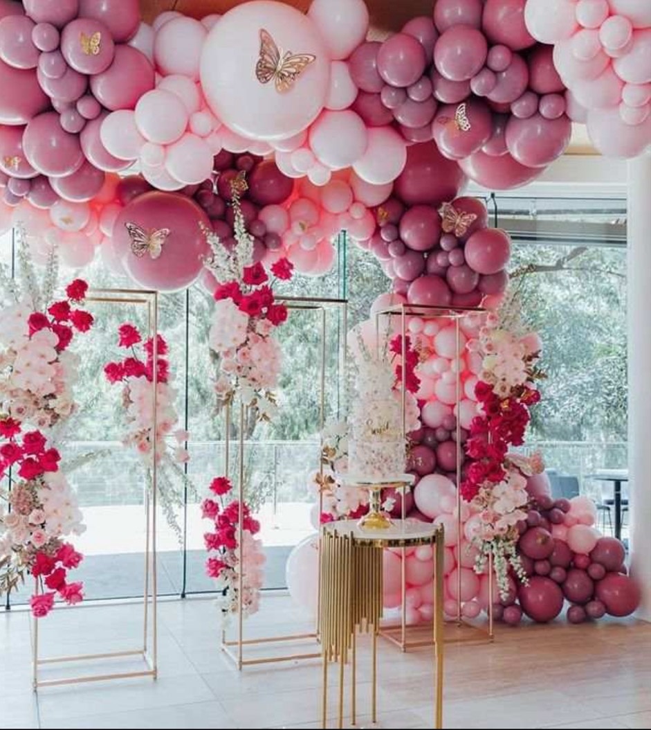 Gold square flower and balloons stand